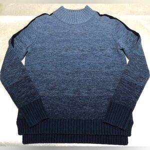 Athleta Navy and Heather Blue Sweater